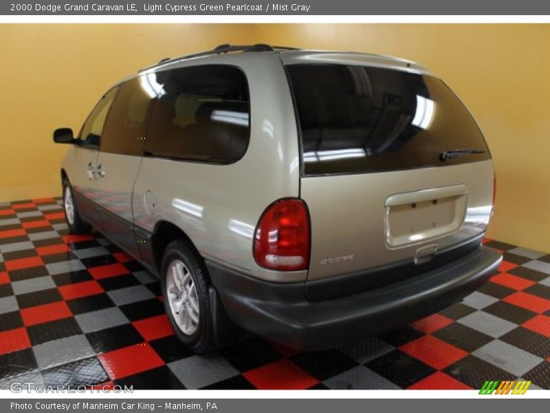 Light Cypress Green Pearlcoat / Mist Gray 2000 Dodge Grand Caravan LE