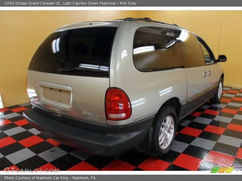 Light Cypress Green Pearlcoat / Mist Gray 2000 Dodge Grand Caravan LE