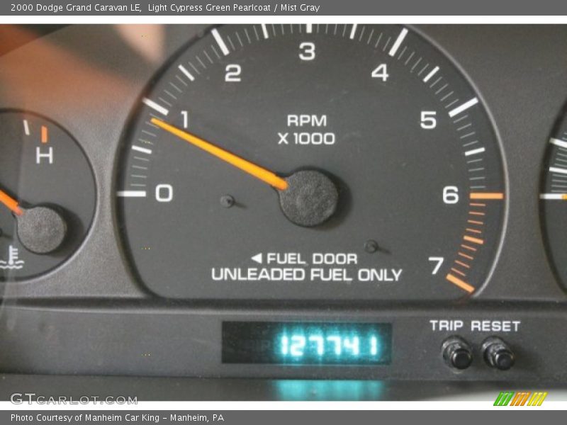 Light Cypress Green Pearlcoat / Mist Gray 2000 Dodge Grand Caravan LE