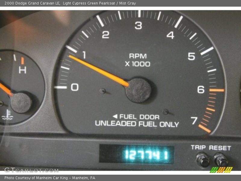 Light Cypress Green Pearlcoat / Mist Gray 2000 Dodge Grand Caravan LE