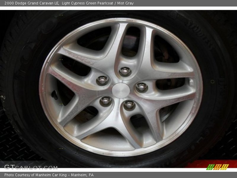  2000 Grand Caravan LE Wheel