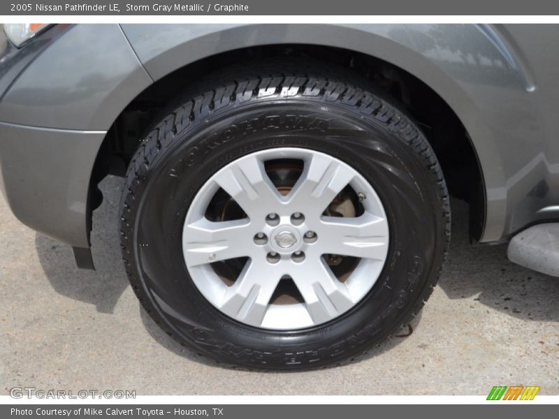 Storm Gray Metallic / Graphite 2005 Nissan Pathfinder LE