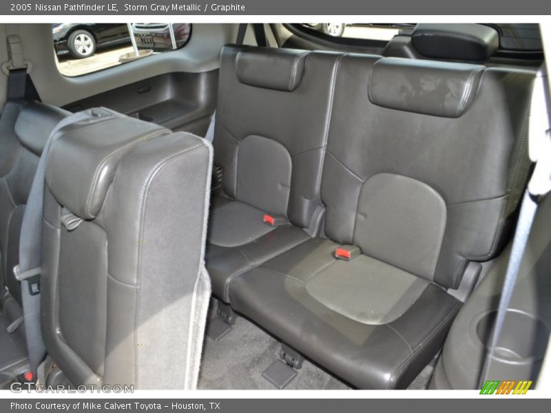 Storm Gray Metallic / Graphite 2005 Nissan Pathfinder LE