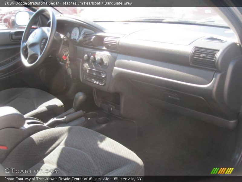 Magnesium Pearlcoat / Dark Slate Grey 2006 Dodge Stratus SXT Sedan