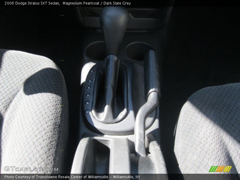 Magnesium Pearlcoat / Dark Slate Grey 2006 Dodge Stratus SXT Sedan