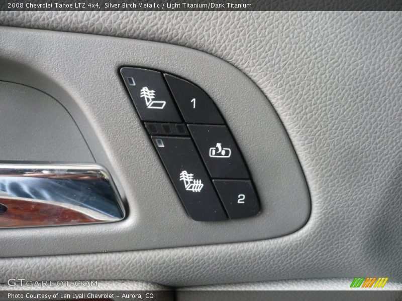 Controls of 2008 Tahoe LTZ 4x4