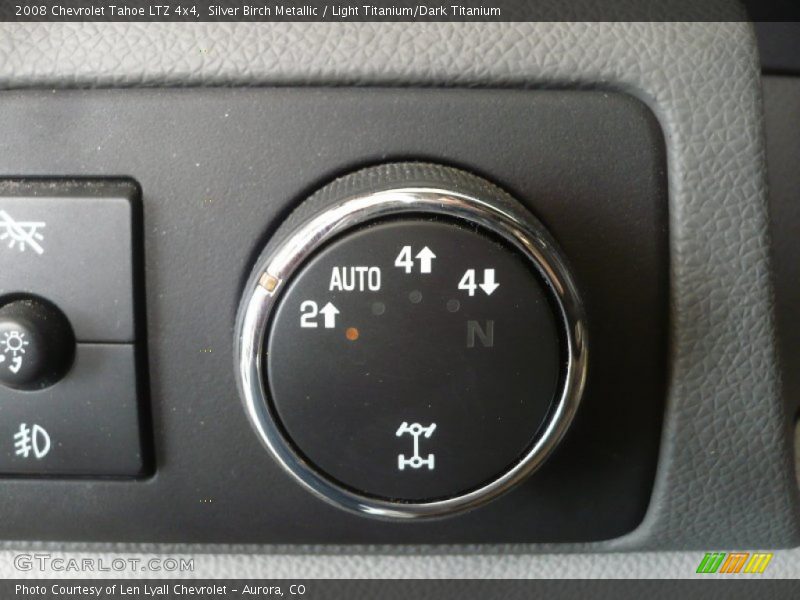 Controls of 2008 Tahoe LTZ 4x4