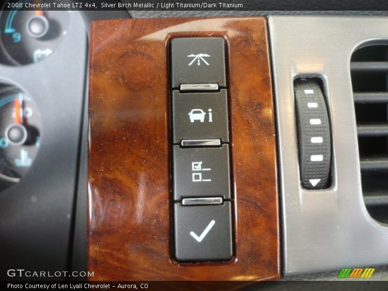 Controls of 2008 Tahoe LTZ 4x4