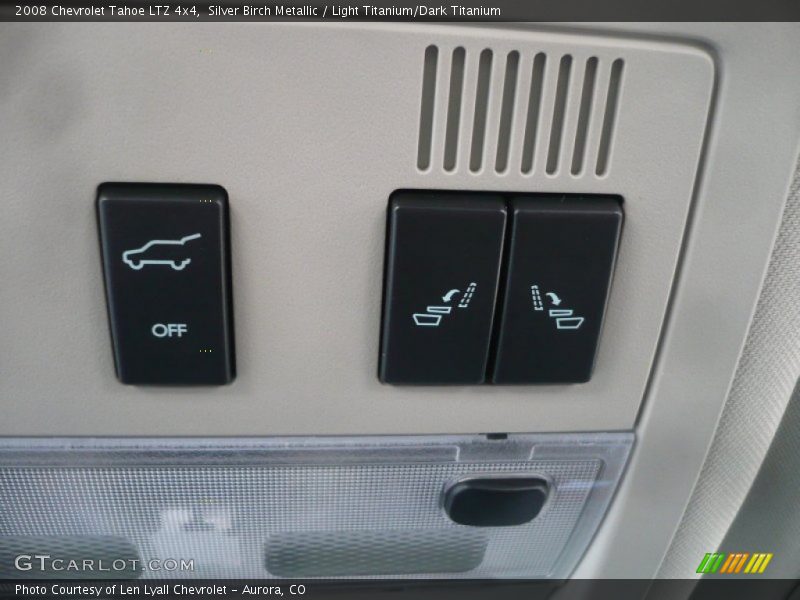 Controls of 2008 Tahoe LTZ 4x4