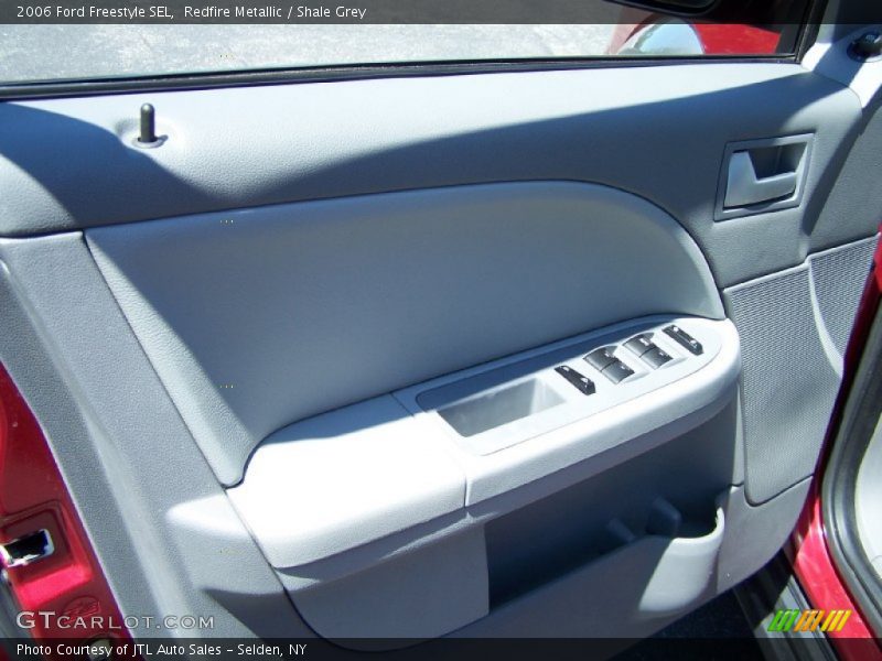Door Panel of 2006 Freestyle SEL