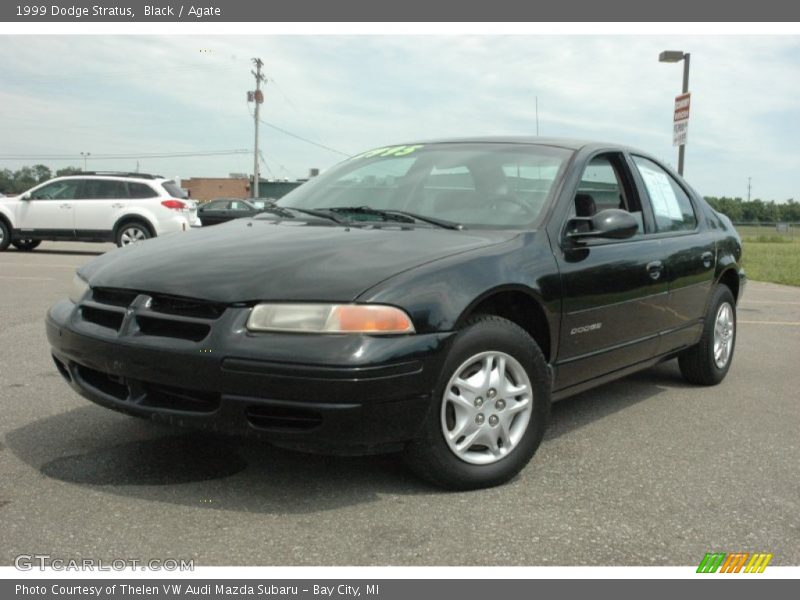 Front 3/4 View of 1999 Stratus 