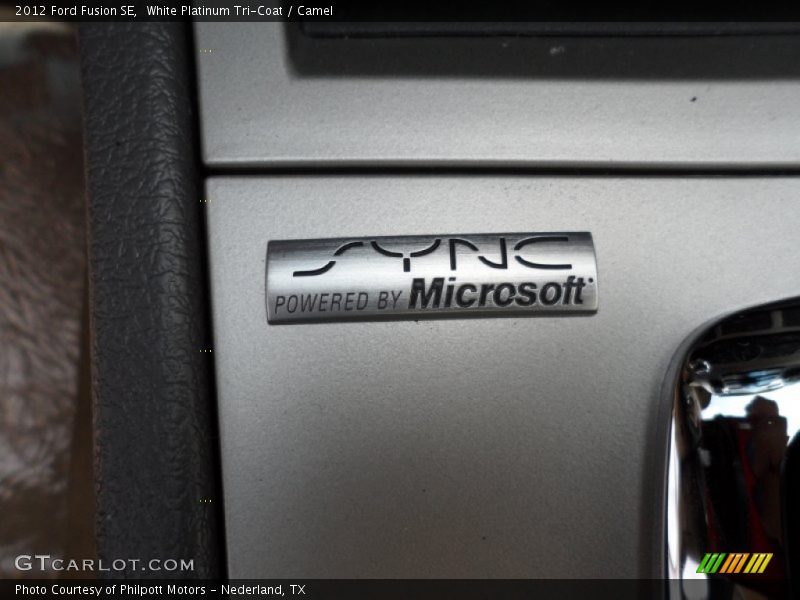 White Platinum Tri-Coat / Camel 2012 Ford Fusion SE