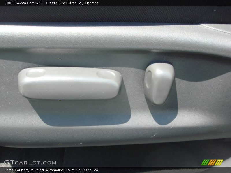 Classic Silver Metallic / Charcoal 2009 Toyota Camry SE