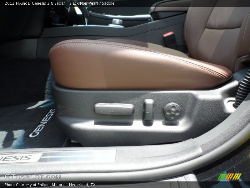 Controls of 2012 Genesis 3.8 Sedan