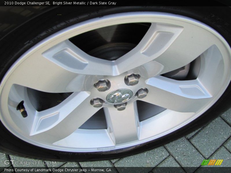 Bright Silver Metallic / Dark Slate Gray 2010 Dodge Challenger SE