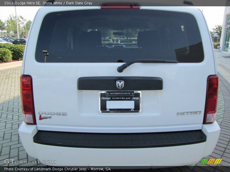 Stone White / Dark Slate Gray 2009 Dodge Nitro SE