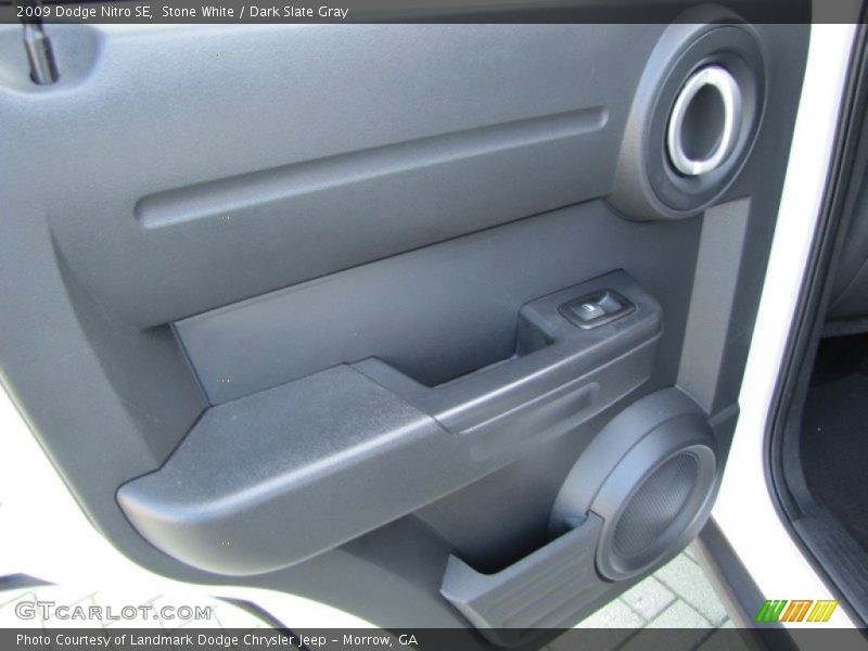 Stone White / Dark Slate Gray 2009 Dodge Nitro SE