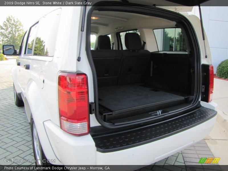  2009 Nitro SE Trunk