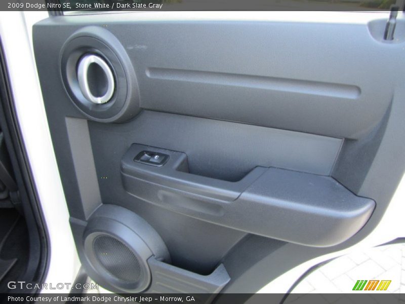 Stone White / Dark Slate Gray 2009 Dodge Nitro SE