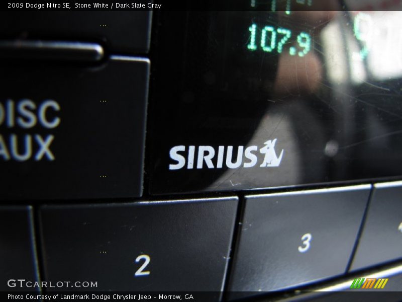 Stone White / Dark Slate Gray 2009 Dodge Nitro SE