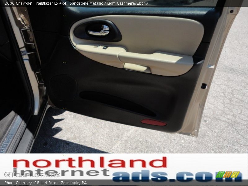 Sandstone Metallic / Light Cashmere/Ebony 2006 Chevrolet TrailBlazer LS 4x4