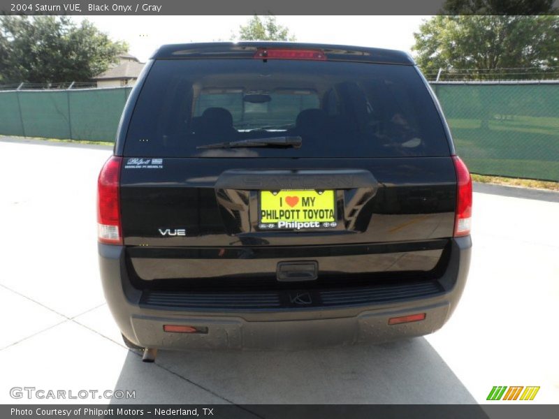 Black Onyx / Gray 2004 Saturn VUE