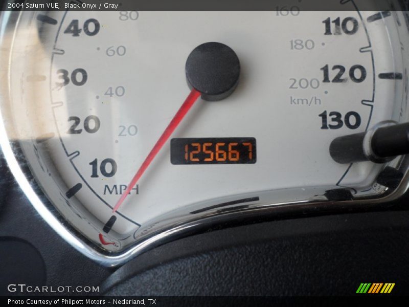 Black Onyx / Gray 2004 Saturn VUE