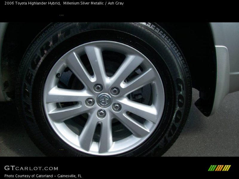 Millenium Silver Metallic / Ash Gray 2006 Toyota Highlander Hybrid