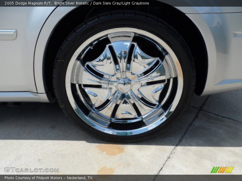 Bright Silver Metallic / Dark Slate Gray/Light Graystone 2005 Dodge Magnum R/T