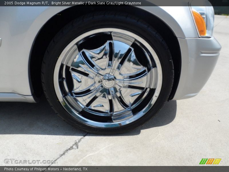 Bright Silver Metallic / Dark Slate Gray/Light Graystone 2005 Dodge Magnum R/T