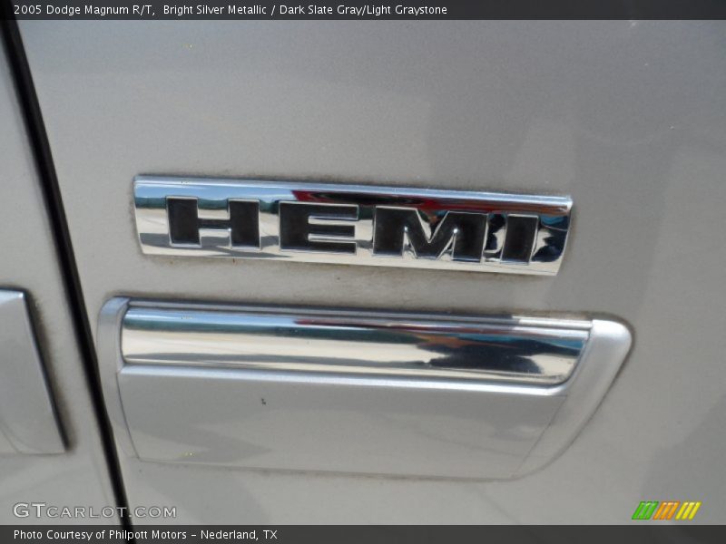 Bright Silver Metallic / Dark Slate Gray/Light Graystone 2005 Dodge Magnum R/T