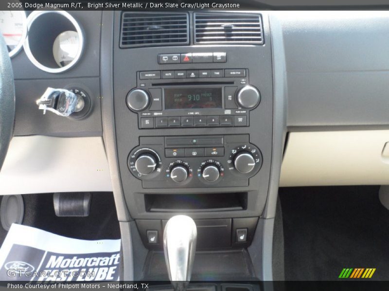 Bright Silver Metallic / Dark Slate Gray/Light Graystone 2005 Dodge Magnum R/T
