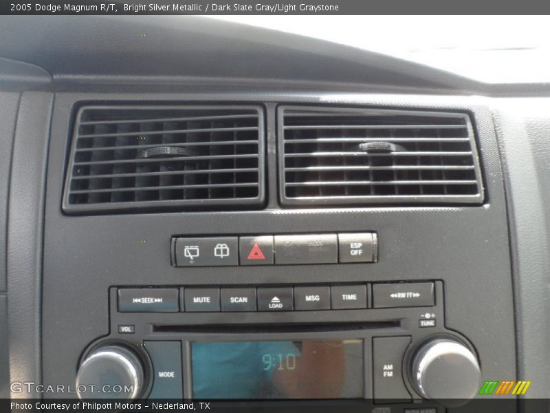 Bright Silver Metallic / Dark Slate Gray/Light Graystone 2005 Dodge Magnum R/T
