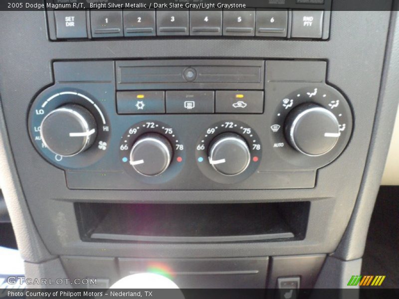 Bright Silver Metallic / Dark Slate Gray/Light Graystone 2005 Dodge Magnum R/T