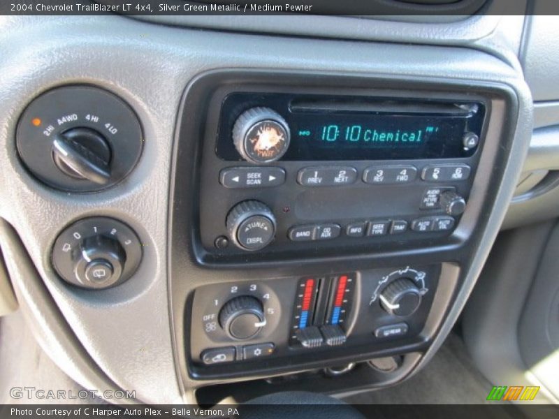 Silver Green Metallic / Medium Pewter 2004 Chevrolet TrailBlazer LT 4x4