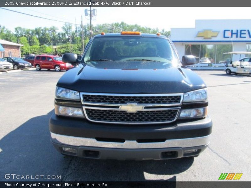 Black / Dark Charcoal 2005 Chevrolet Silverado 2500HD LS Extended Cab 4x4