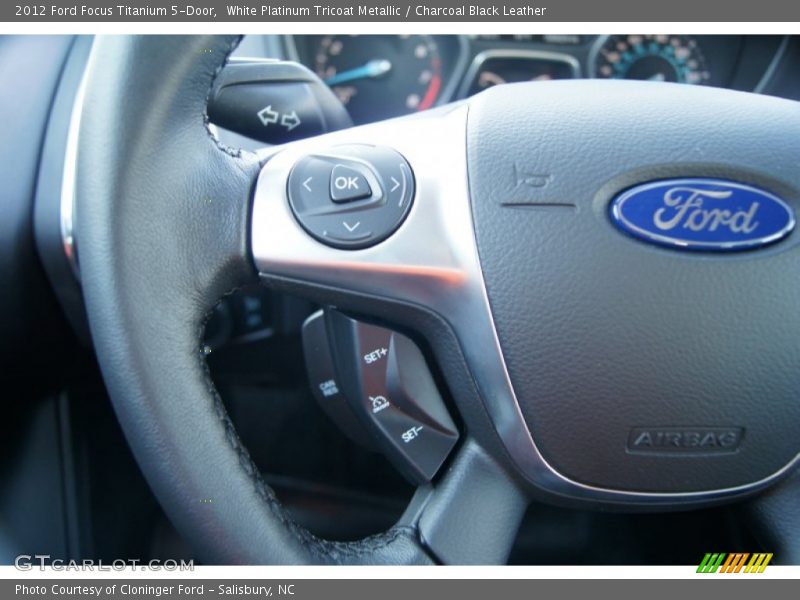 Controls of 2012 Focus Titanium 5-Door