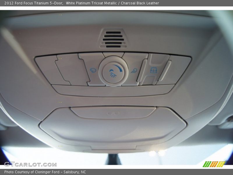 Controls of 2012 Focus Titanium 5-Door