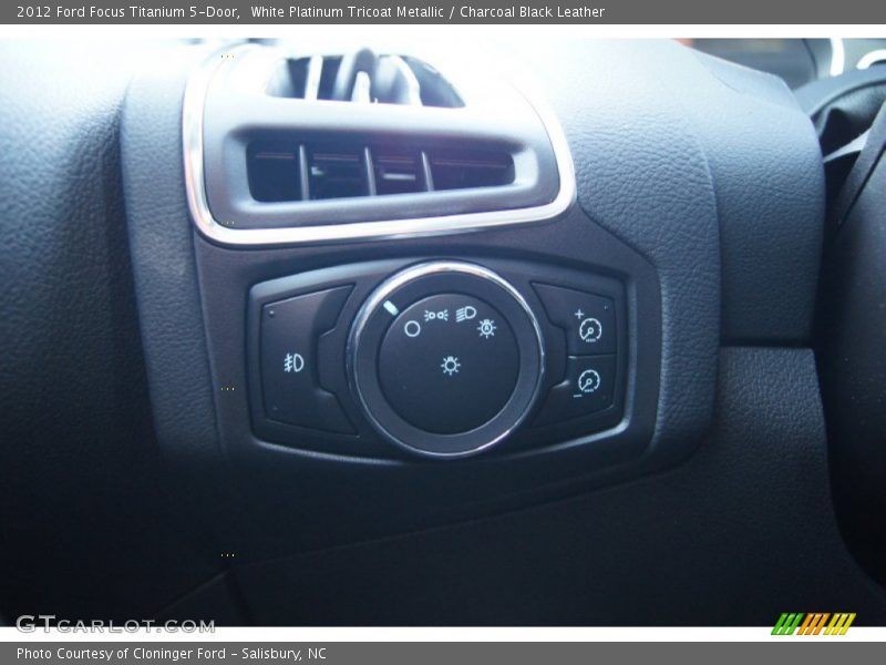 Controls of 2012 Focus Titanium 5-Door