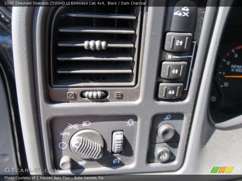 Black / Dark Charcoal 2005 Chevrolet Silverado 2500HD LS Extended Cab 4x4