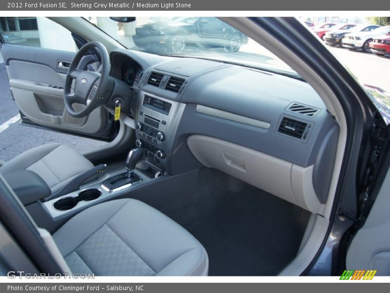 Dashboard of 2012 Fusion SE