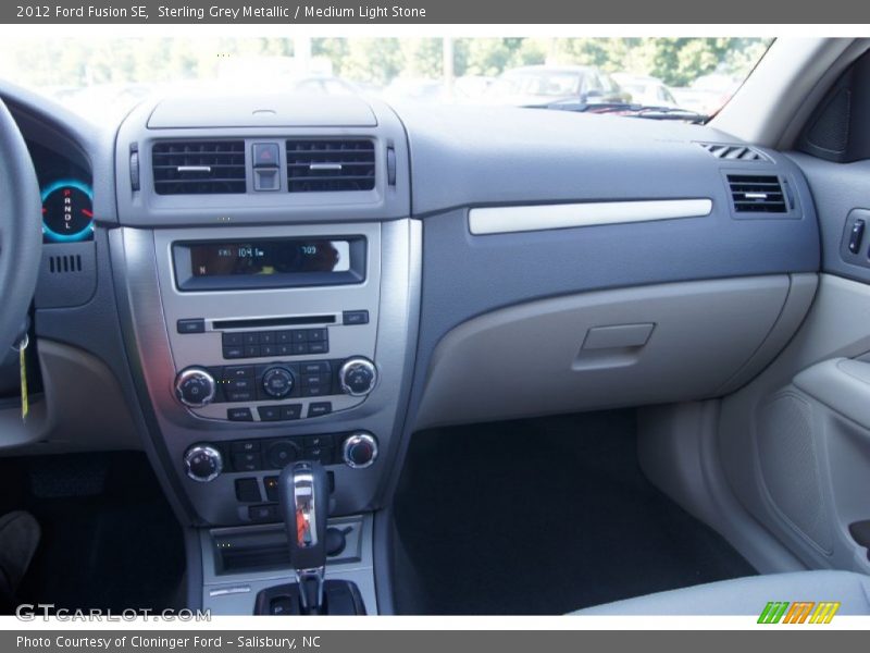 Dashboard of 2012 Fusion SE