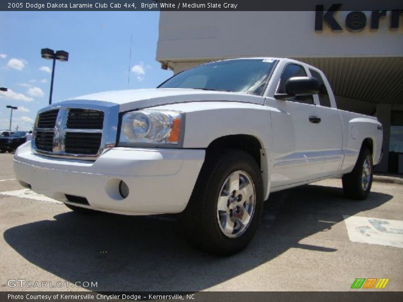 Bright White / Medium Slate Gray 2005 Dodge Dakota Laramie Club Cab 4x4