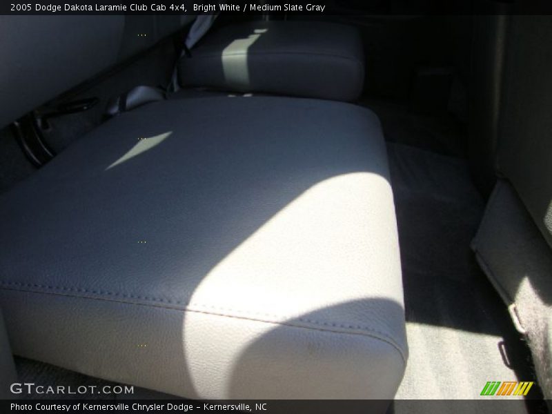 Bright White / Medium Slate Gray 2005 Dodge Dakota Laramie Club Cab 4x4