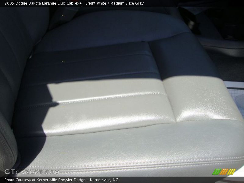 Bright White / Medium Slate Gray 2005 Dodge Dakota Laramie Club Cab 4x4