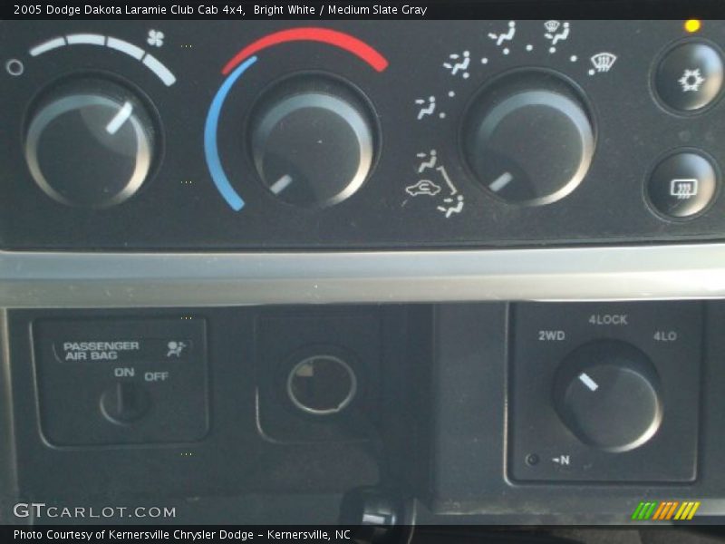 Bright White / Medium Slate Gray 2005 Dodge Dakota Laramie Club Cab 4x4