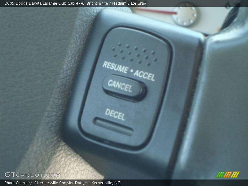 Bright White / Medium Slate Gray 2005 Dodge Dakota Laramie Club Cab 4x4