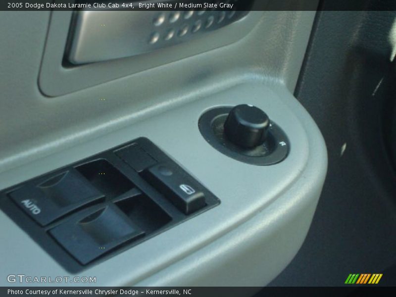 Bright White / Medium Slate Gray 2005 Dodge Dakota Laramie Club Cab 4x4