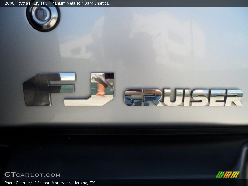 Titanium Metallic / Dark Charcoal 2008 Toyota FJ Cruiser