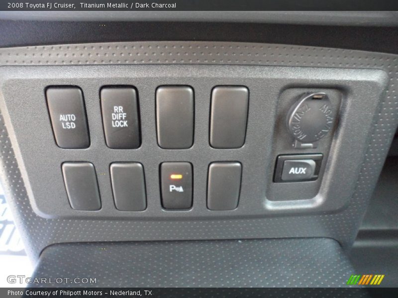 Titanium Metallic / Dark Charcoal 2008 Toyota FJ Cruiser